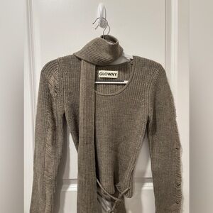 Glowny Women's Tan Sweater with Scarf